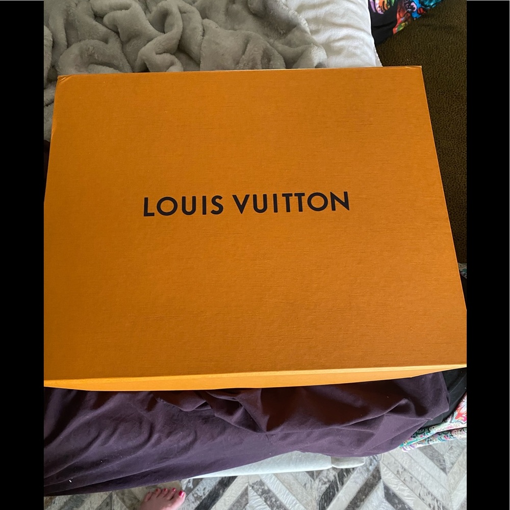 Accepting offers!! AUTHENTIC LOUIS VUITTON EPI DOC bb COQUELICOT - Picture 4 of 12